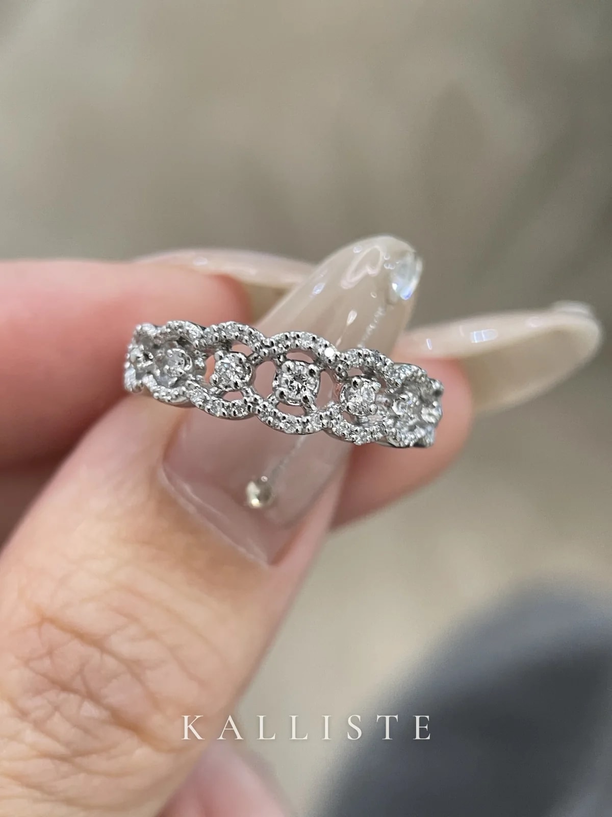 Prelamovaná obrúčka Dentelle s milgrainom a diamantmi