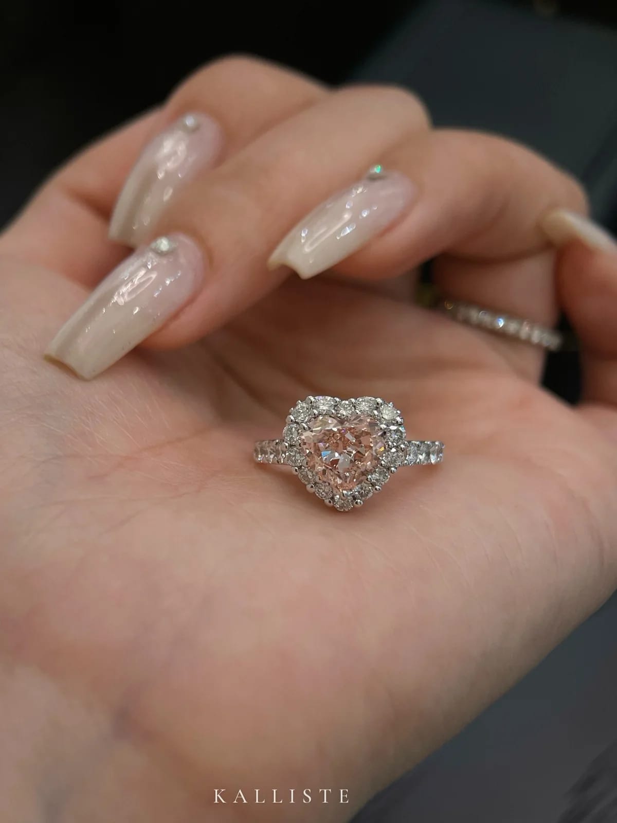 Prsteň Cœur Rose s ružovým diamantom v tvare srdca a bielym halo
