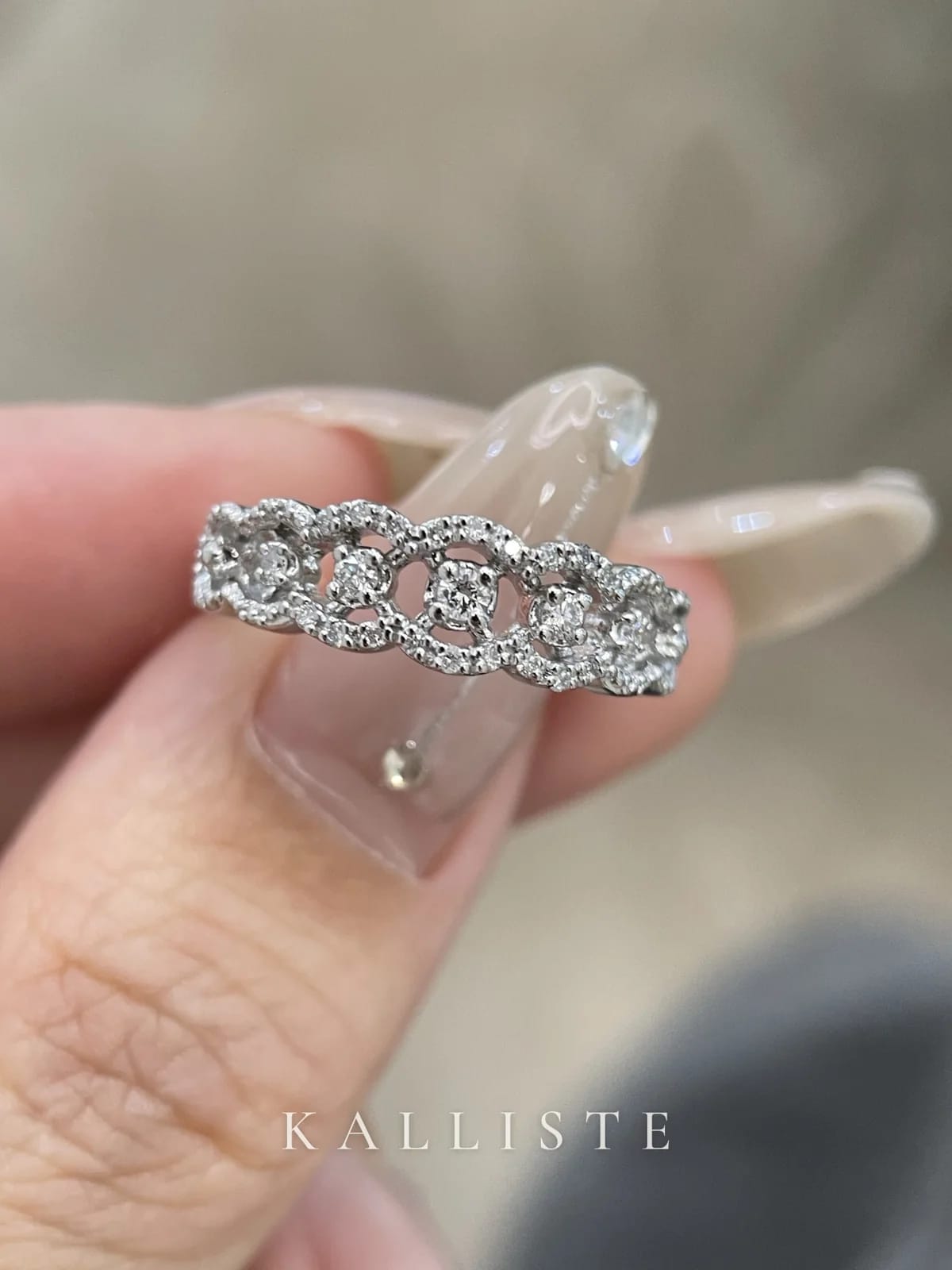 Prelamovaná obrúčka Dentelle s milgrainom a diamantmi